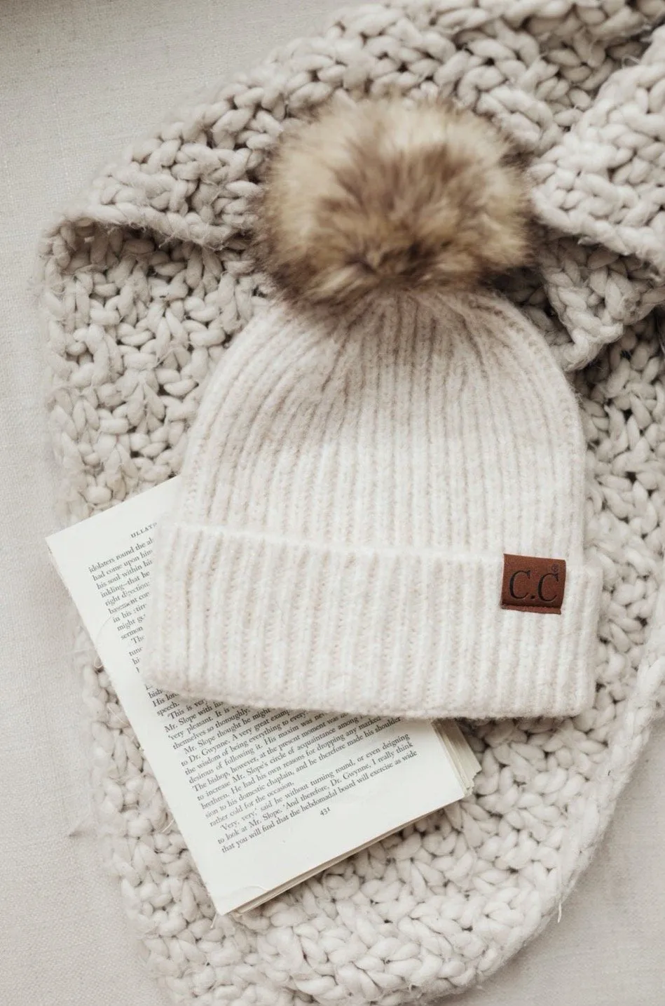 Classic Rib Beanie w/ Faux Fur Pom