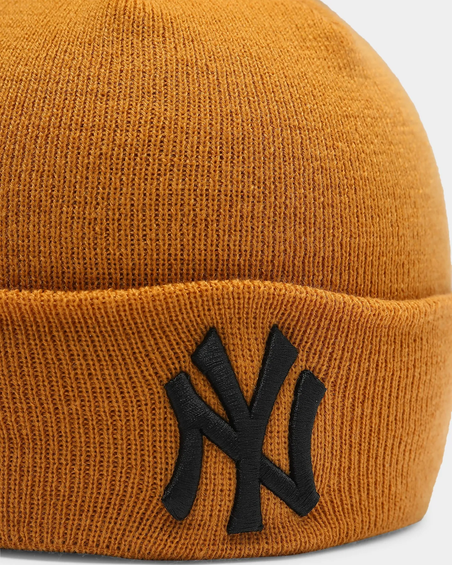 New Era New York Yankees Pom Knit Beanie Wheat